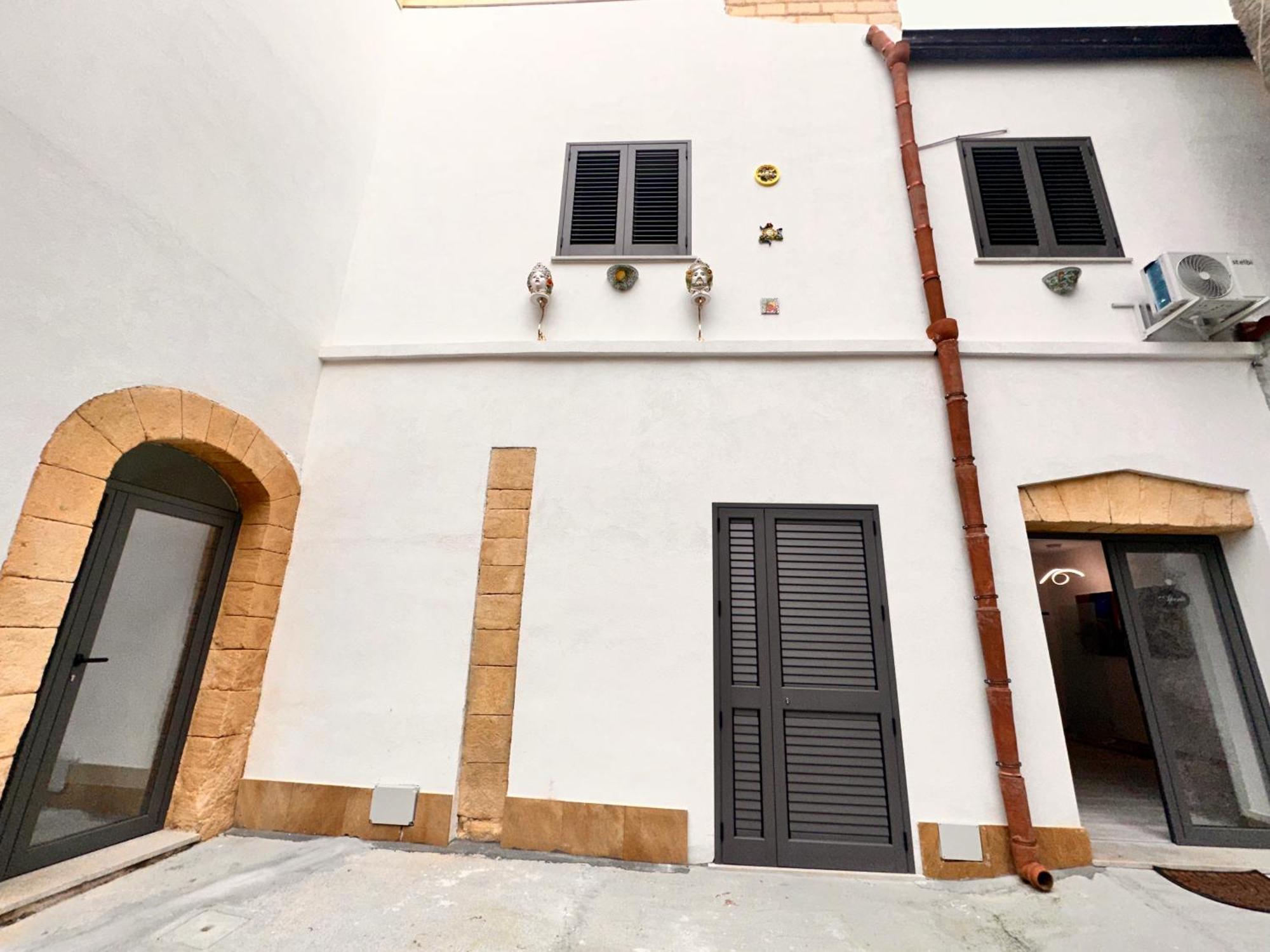 Centro-Archimede Rooms Castelvetrano Экстерьер фото